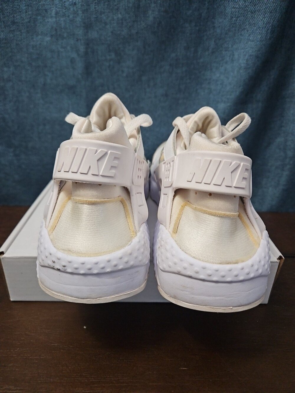 Nike Air Huarache Triple White GS 654275-110 Size 6.5Y | Women's 8 | Retro - Picture 12 of 16
